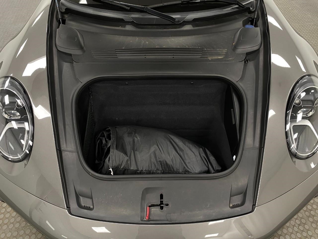 2022 Porsche 911 Carrera