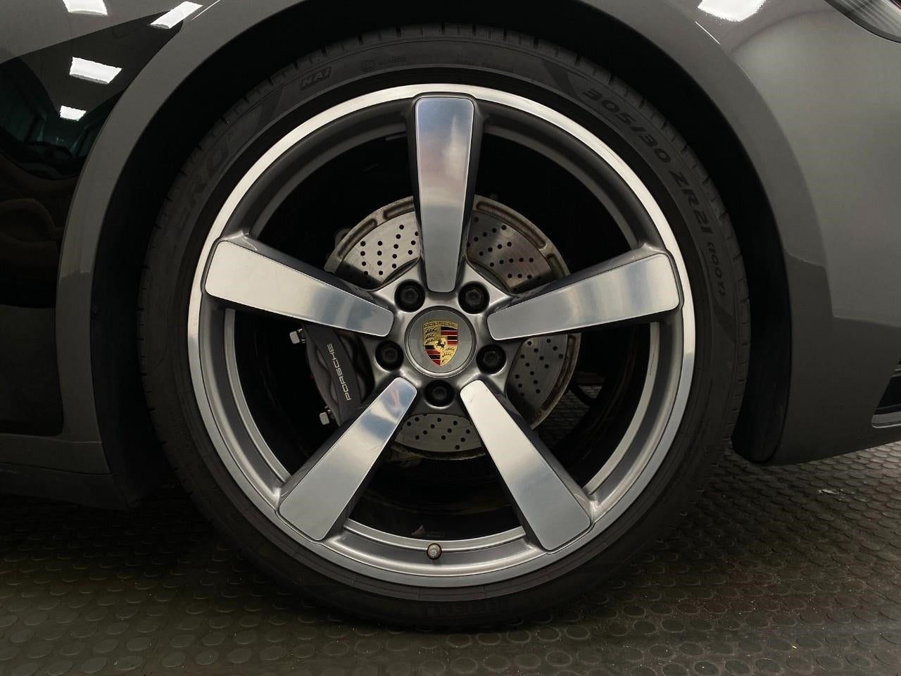 2022 Porsche 911 Carrera