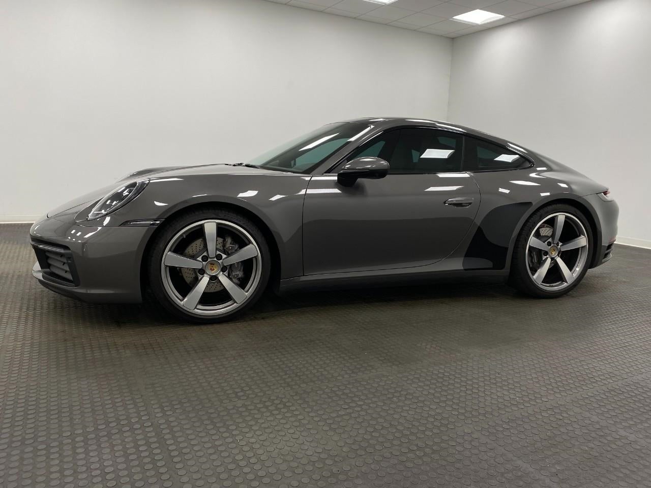2022 Porsche 911 Carrera