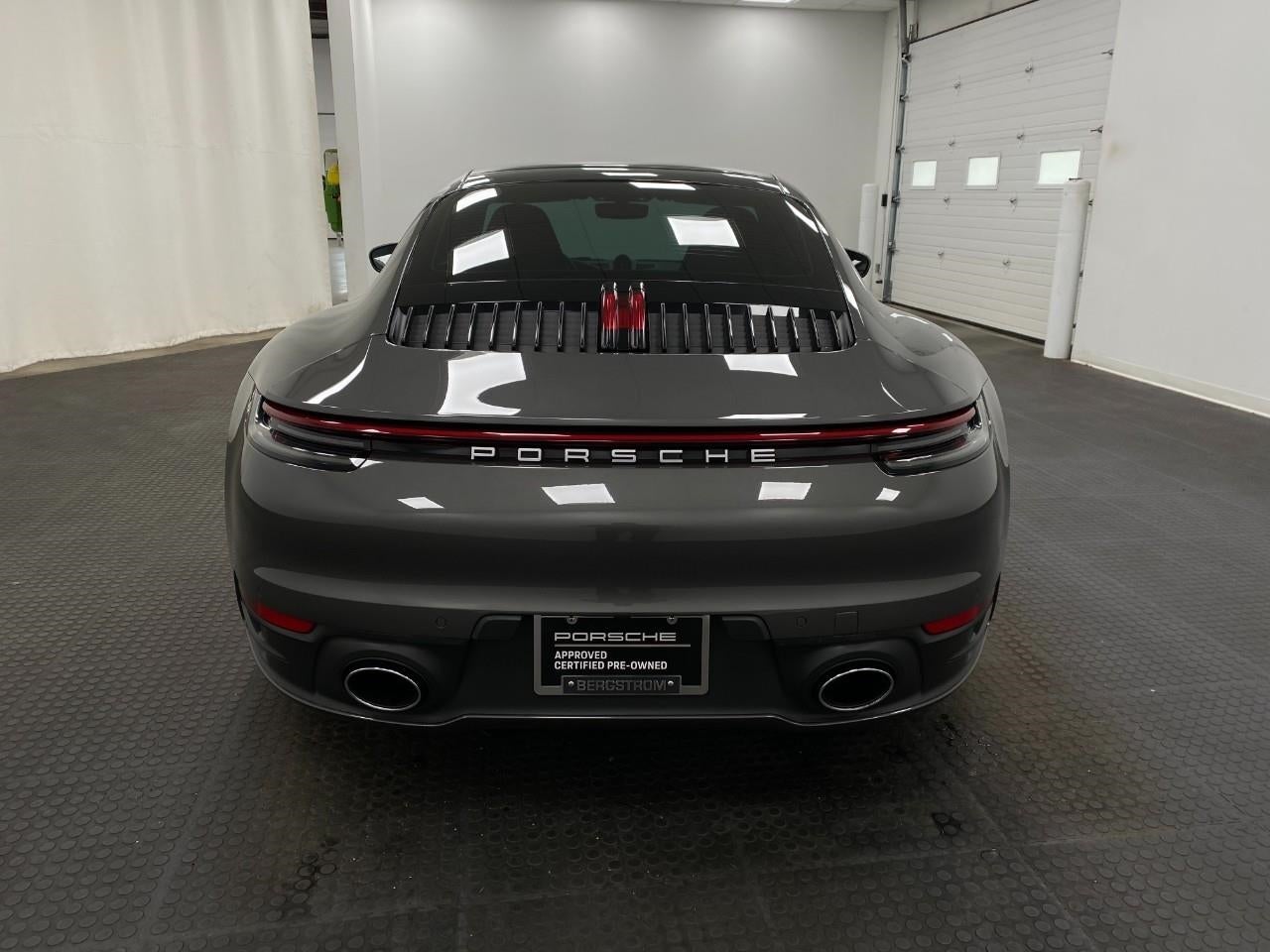 2022 Porsche 911 Carrera