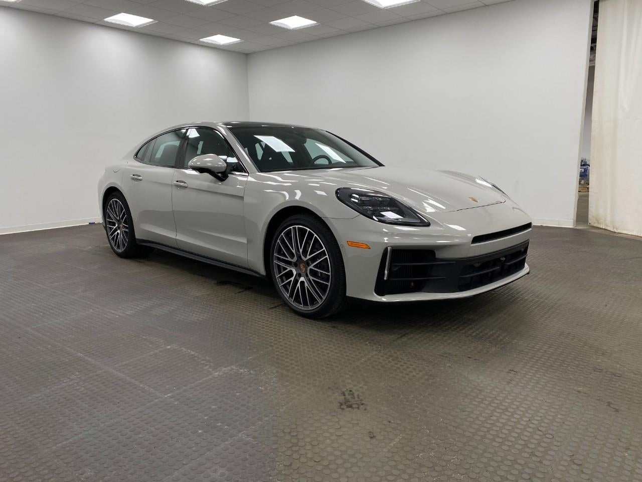 2025 Porsche Panamera 4