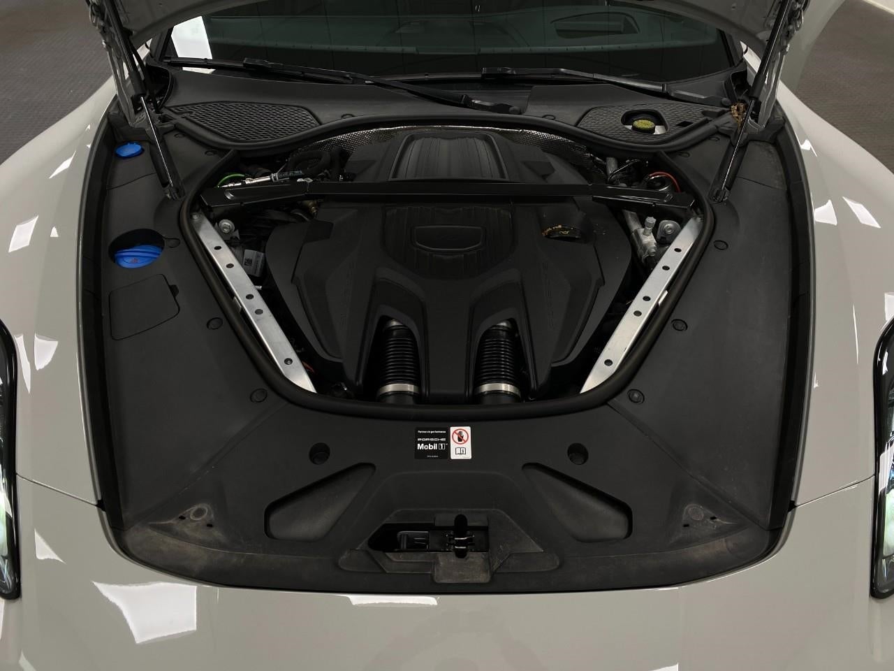 2025 Porsche Panamera 4