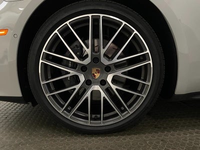 2025 Porsche Panamera 4
