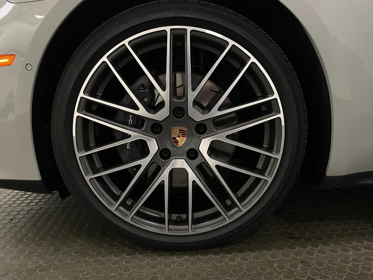 2025 Porsche Panamera 4