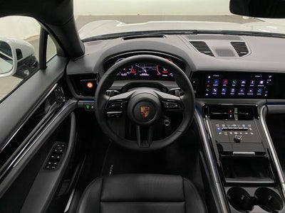 2025 Porsche Panamera 4