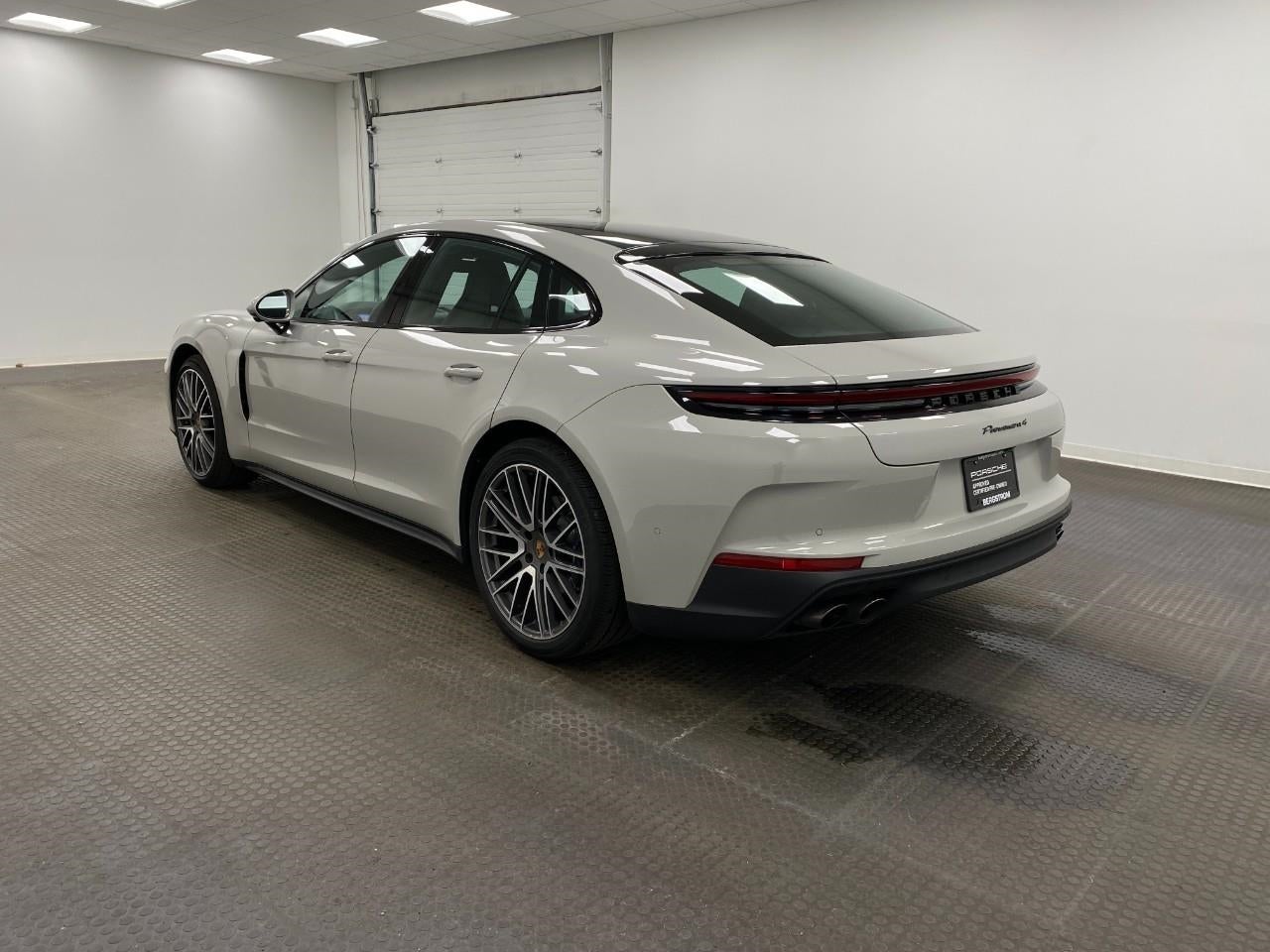 2025 Porsche Panamera 4