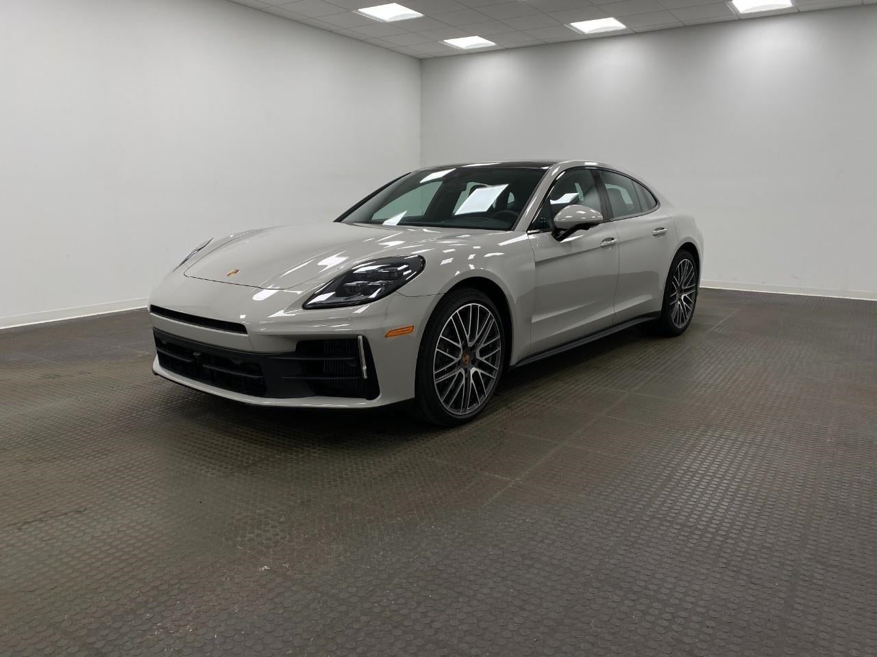 2025 Porsche Panamera 4