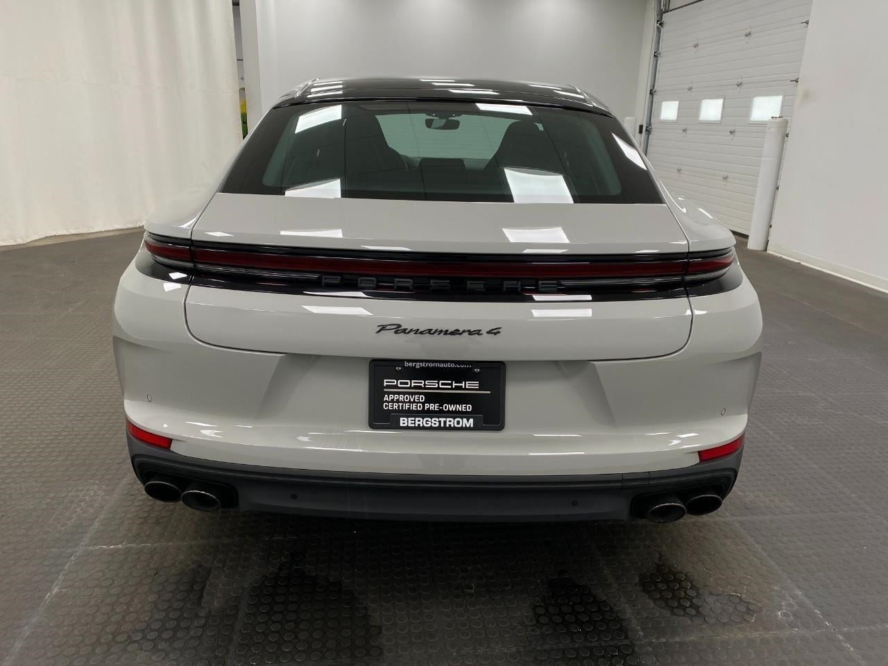 2025 Porsche Panamera 4
