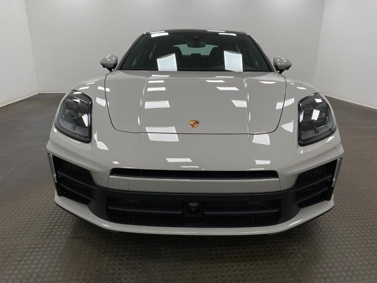 2025 Porsche Panamera 4