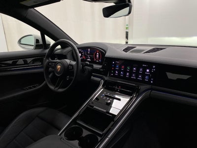 2025 Porsche Panamera 4