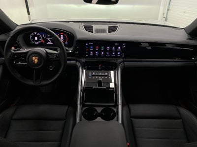 2025 Porsche Panamera 4
