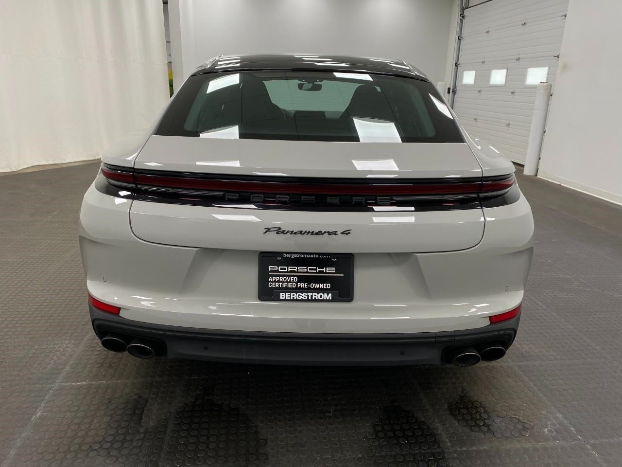 2025 Porsche Panamera 4
