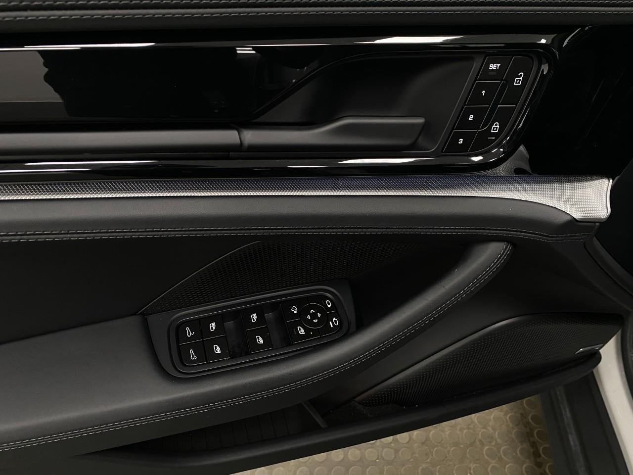 2025 Porsche Panamera 4