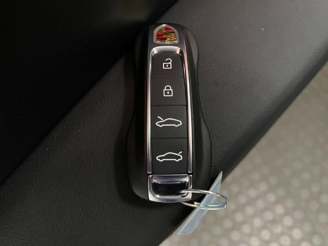 2025 Porsche Taycan 4S