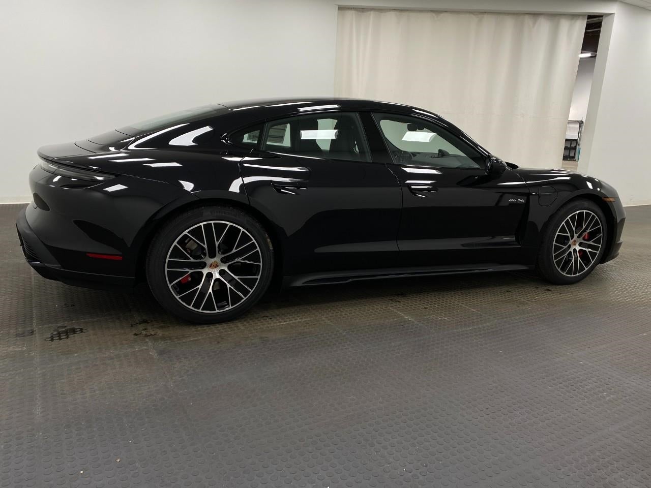 2026 Porsche Taycan 4S