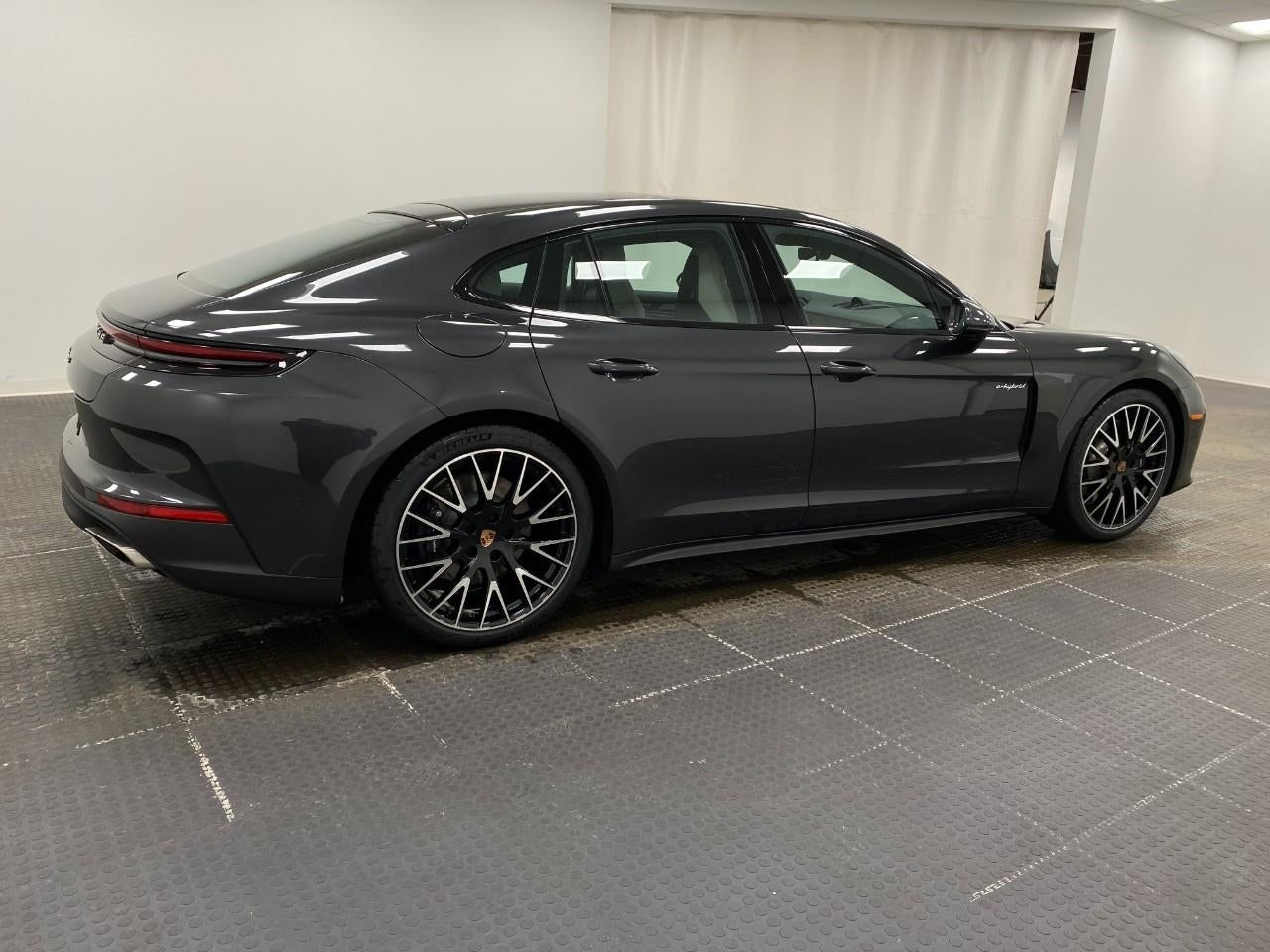2026 Porsche Panamera 4 E-Hybrid
