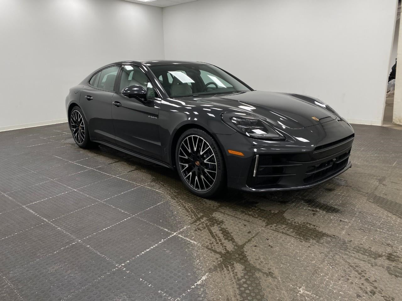 2026 Porsche Panamera 4 E-Hybrid