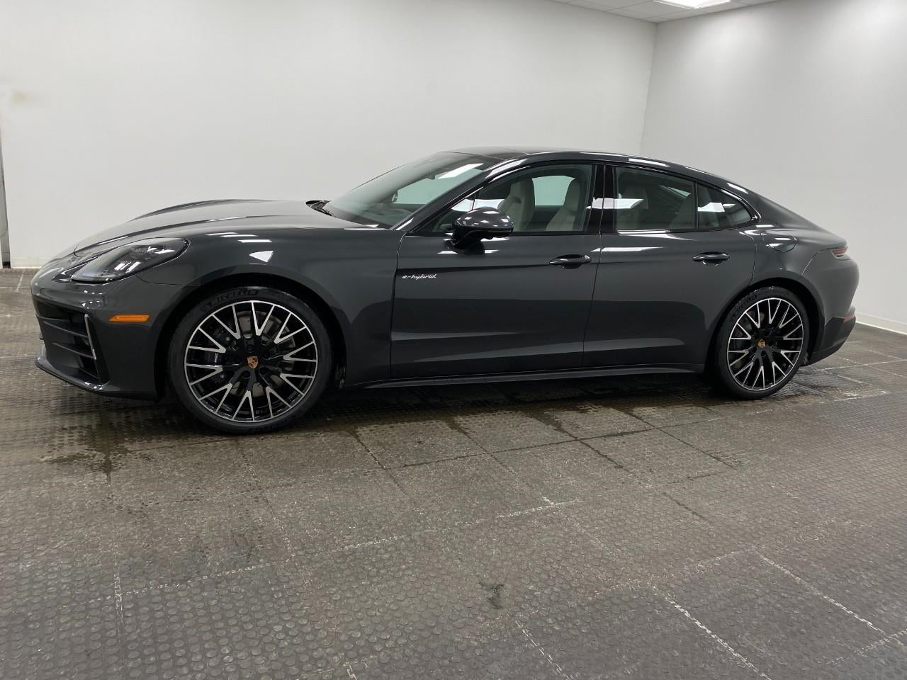 2026 Porsche Panamera 4 E-Hybrid