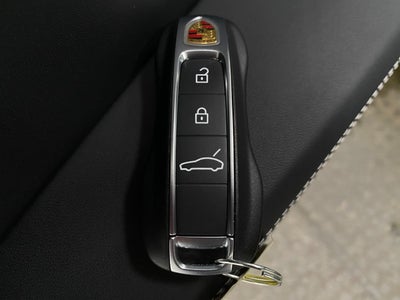 2026 Porsche Panamera 4 E-Hybrid