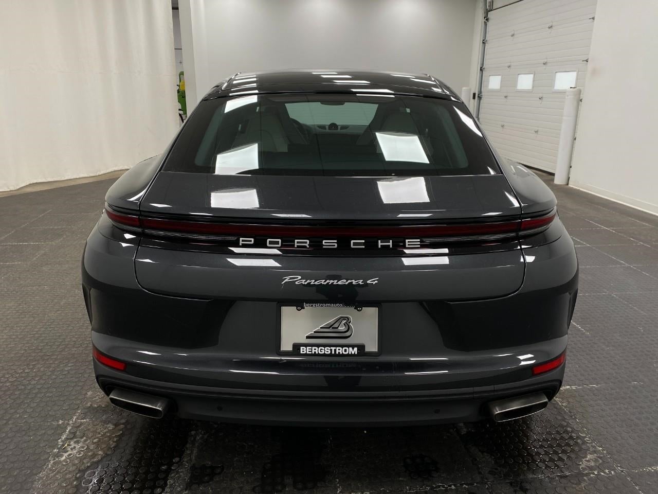 2026 Porsche Panamera 4 E-Hybrid