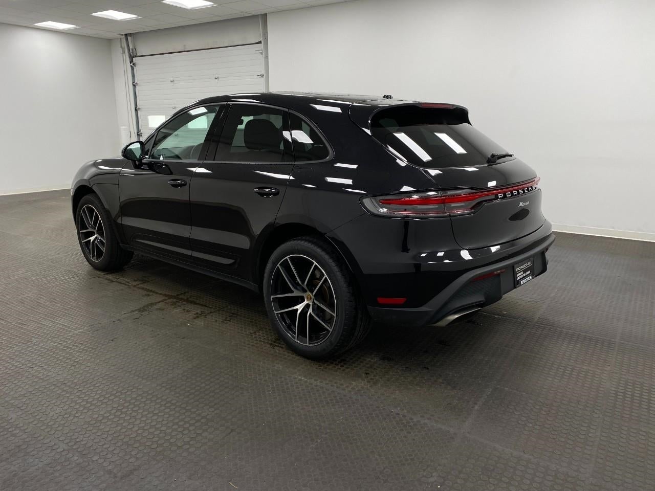 2023 Porsche Macan AWD