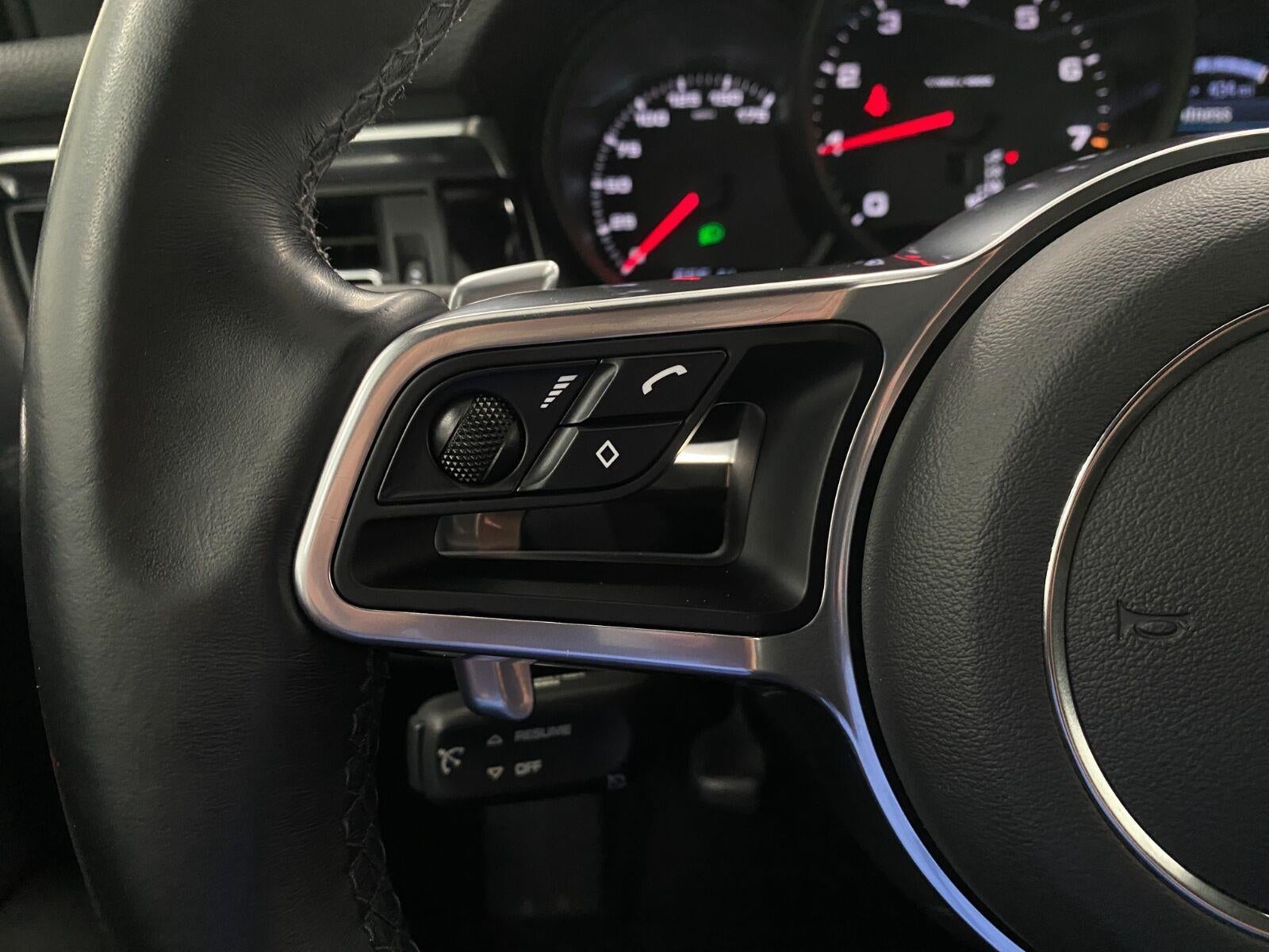 2021 Porsche Macan AWD