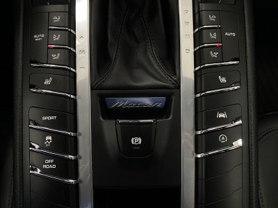 2021 Porsche Macan AWD