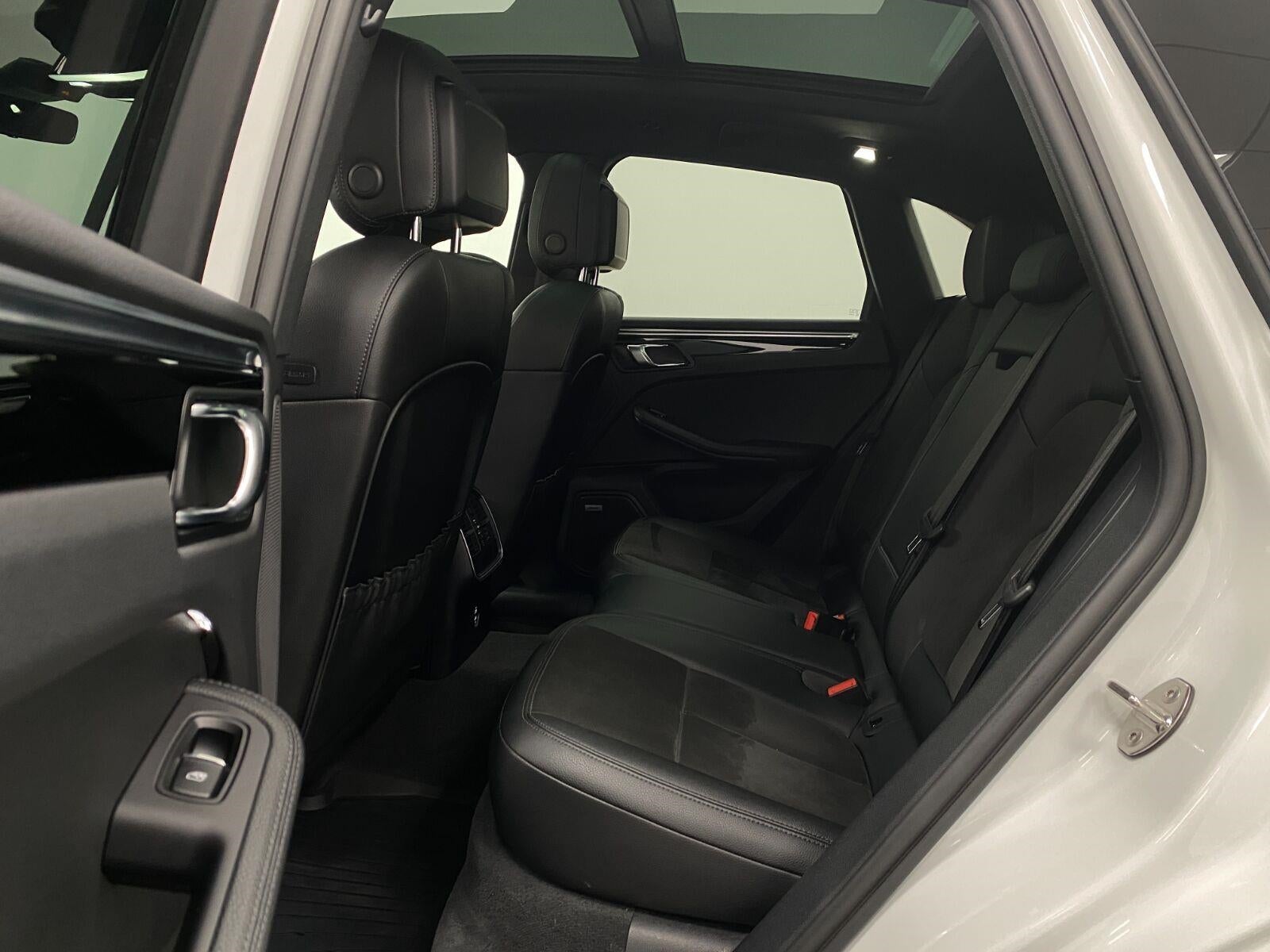 2021 Porsche Macan AWD