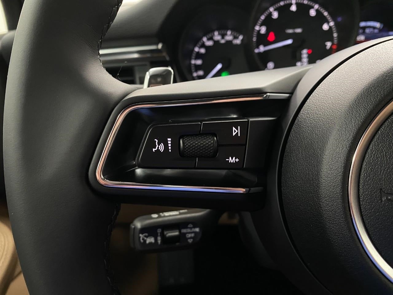 2026 Porsche Macan AWD