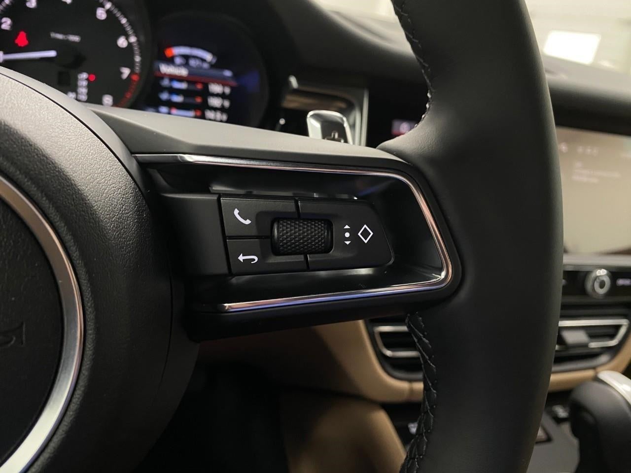 2026 Porsche Macan AWD