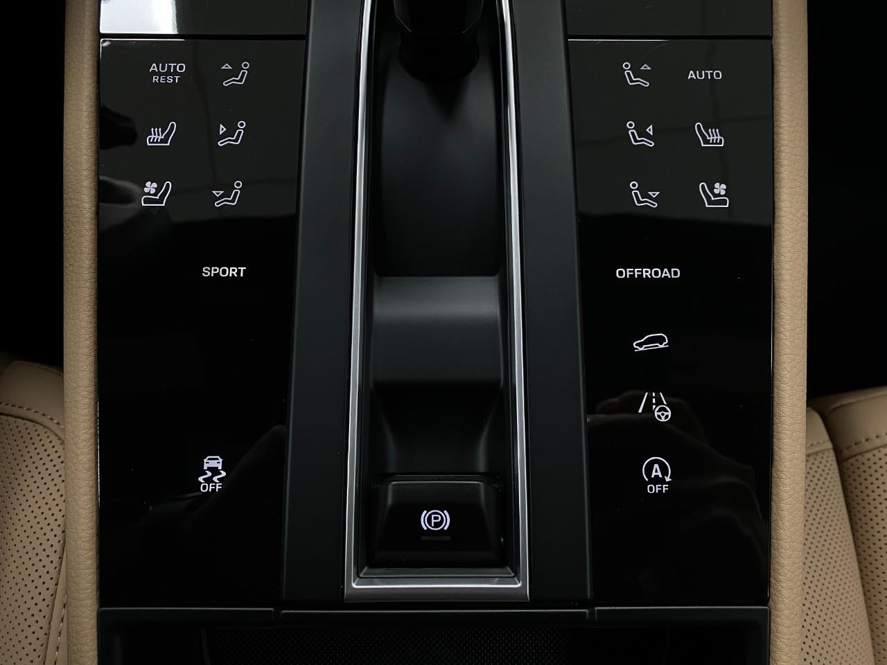 2026 Porsche Macan AWD