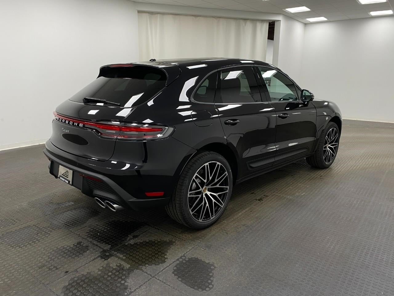 2026 Porsche Macan AWD