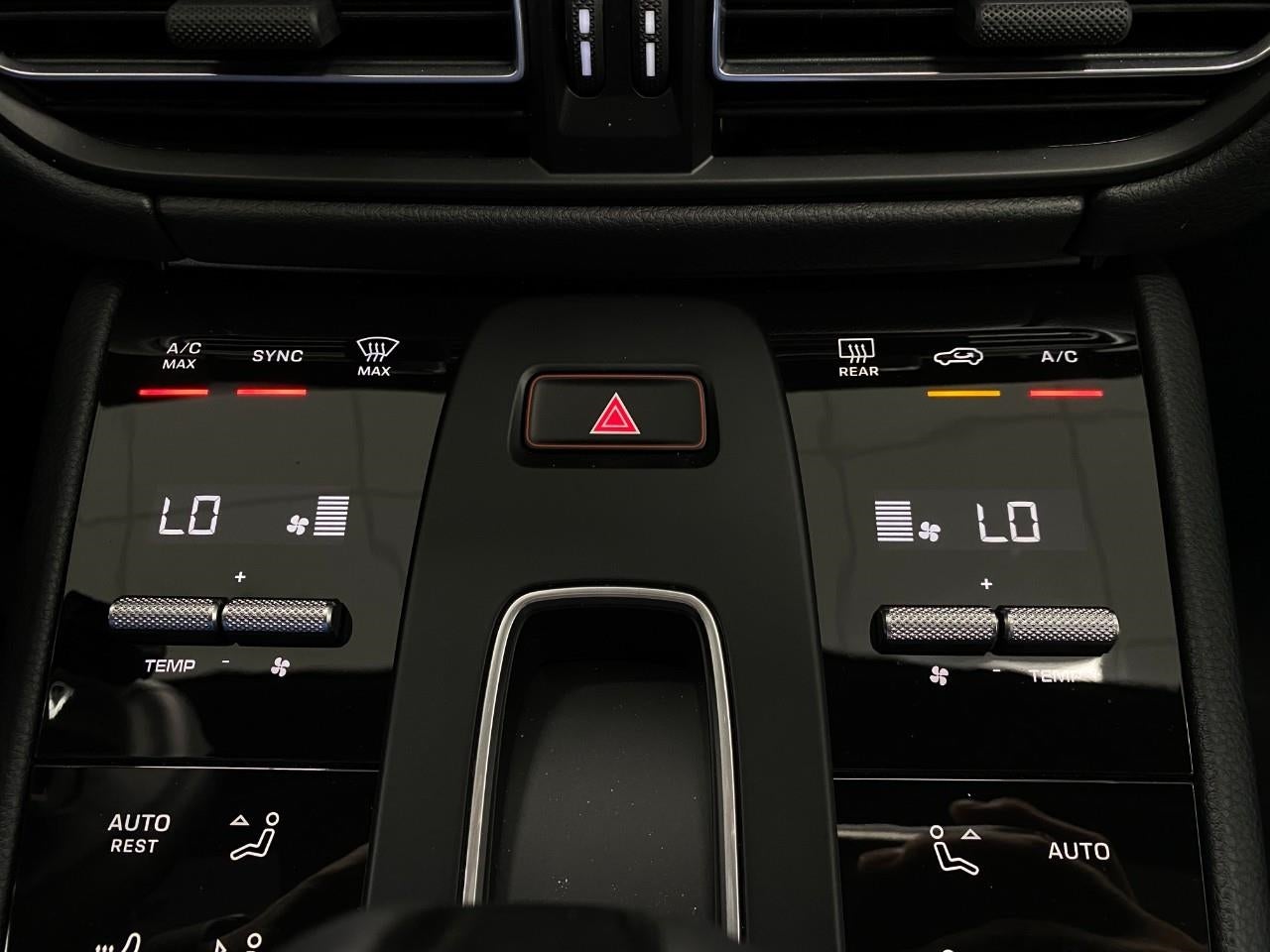 2026 Porsche Macan AWD