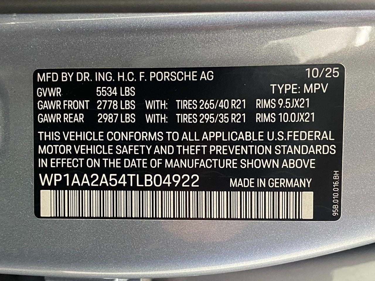 2026 Porsche Macan AWD