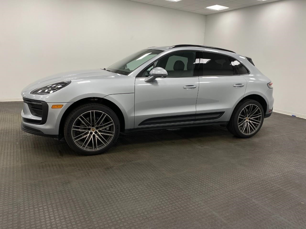 2026 Porsche Macan AWD