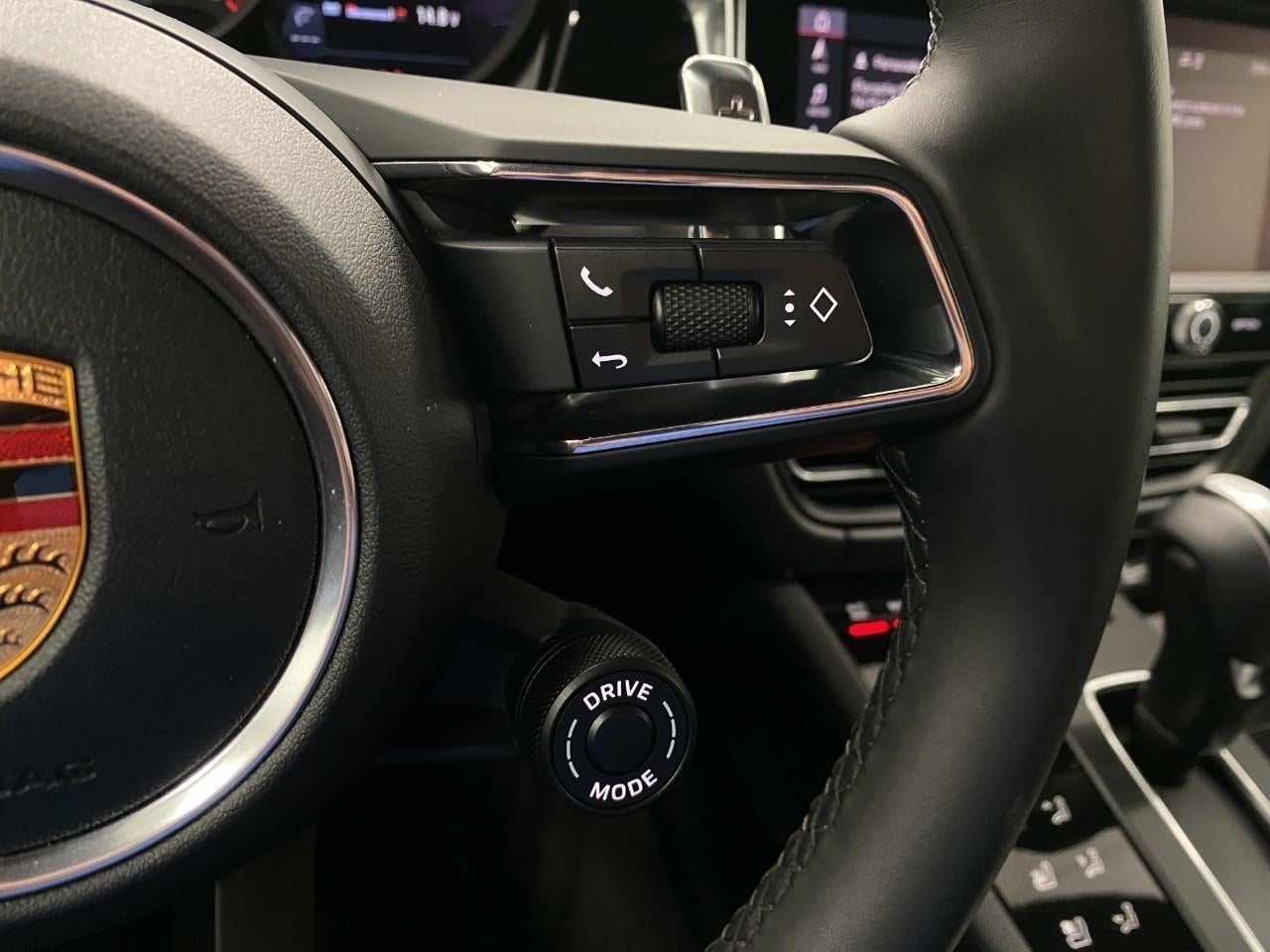 2026 Porsche Macan AWD