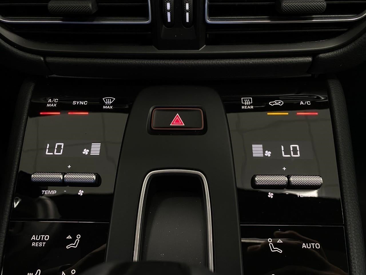 2026 Porsche Macan AWD