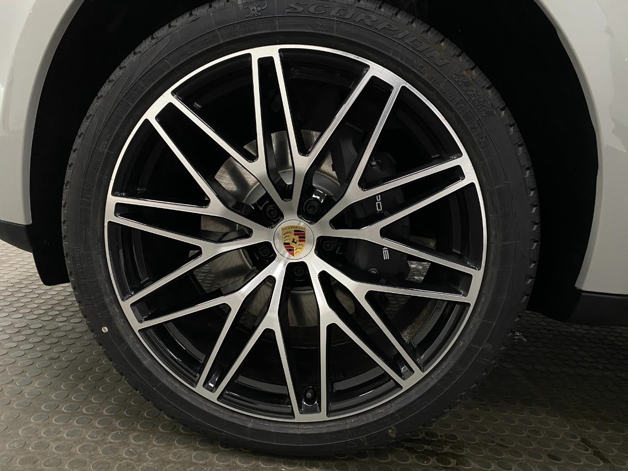 2026 Porsche Macan AWD