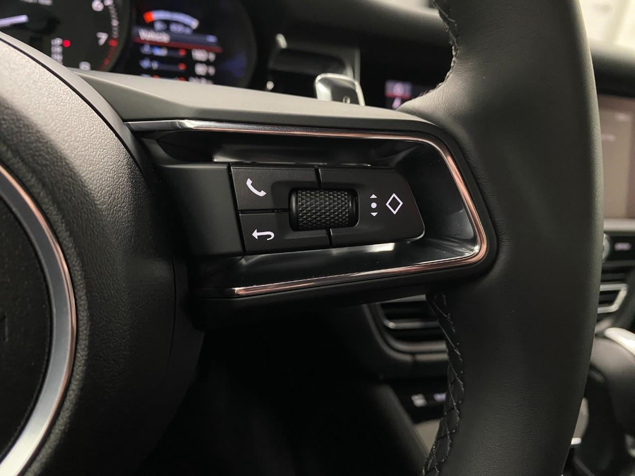 2026 Porsche Macan AWD