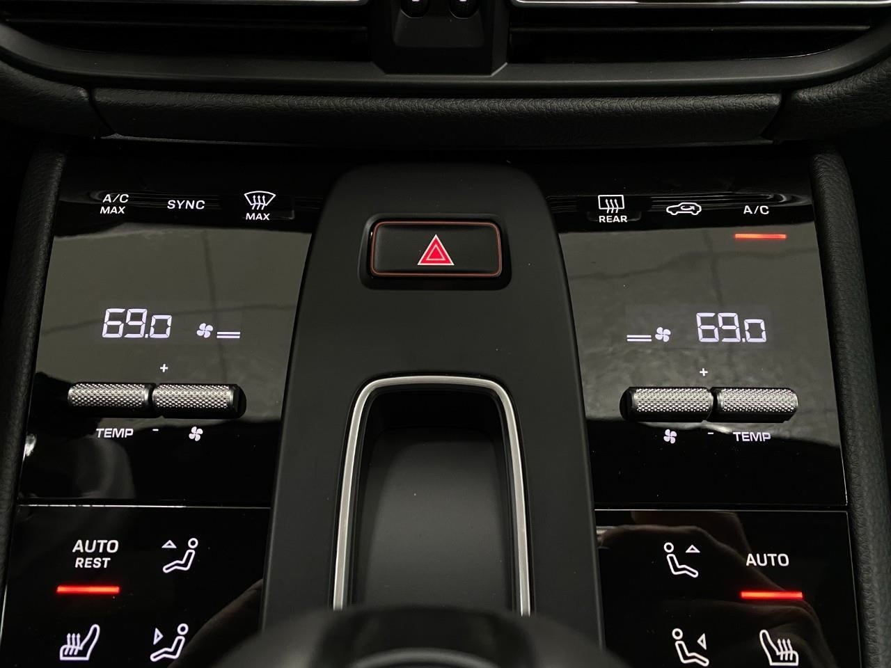 2026 Porsche Macan AWD