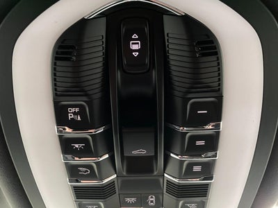 2026 Porsche Macan AWD