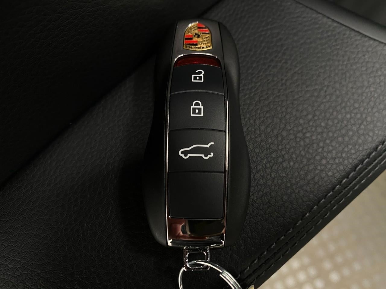 2026 Porsche Macan AWD