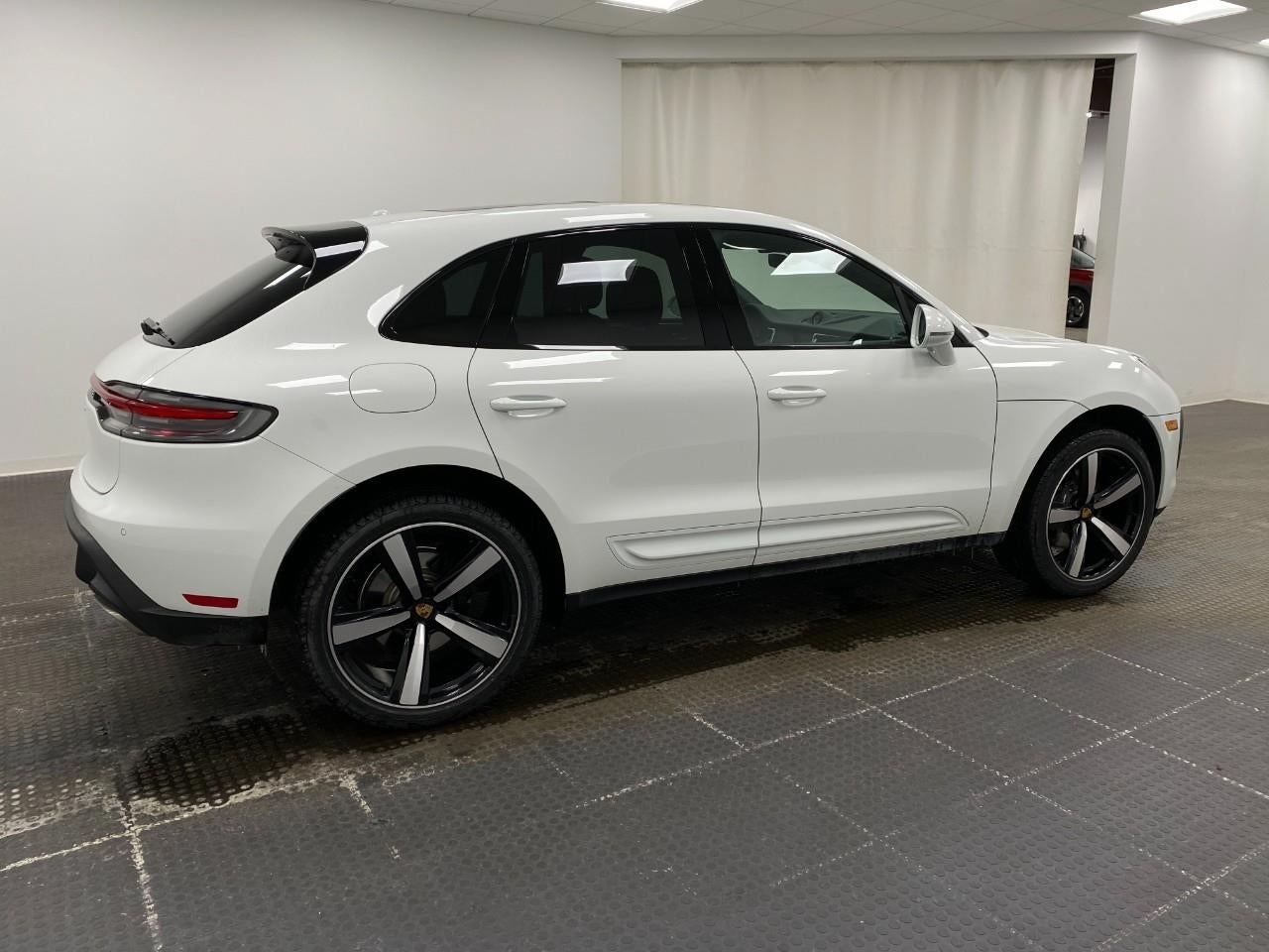 2026 Porsche Macan AWD