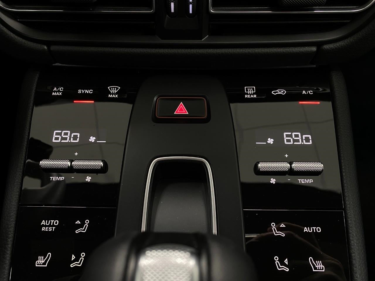 2026 Porsche Macan AWD