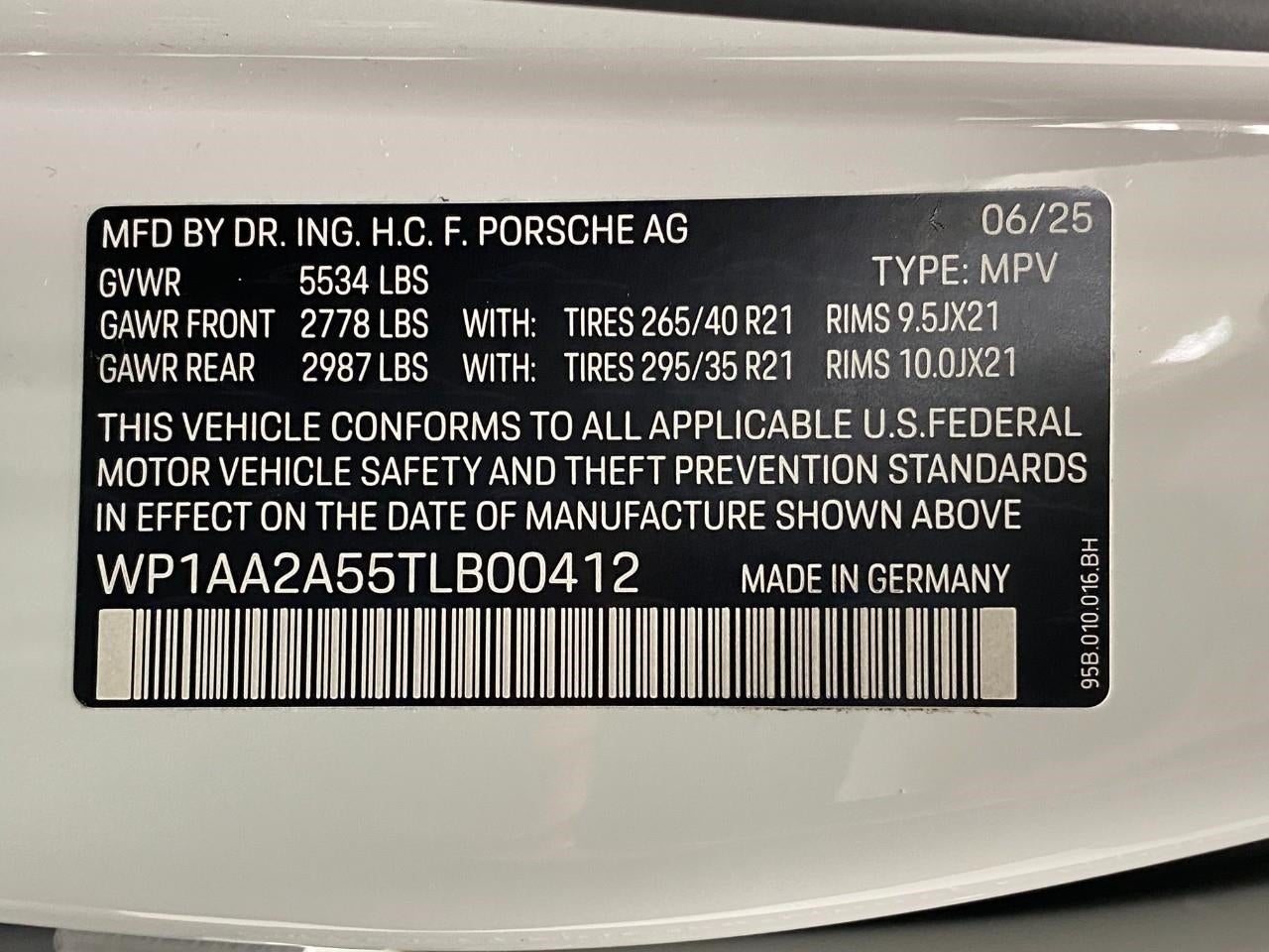 2026 Porsche Macan AWD