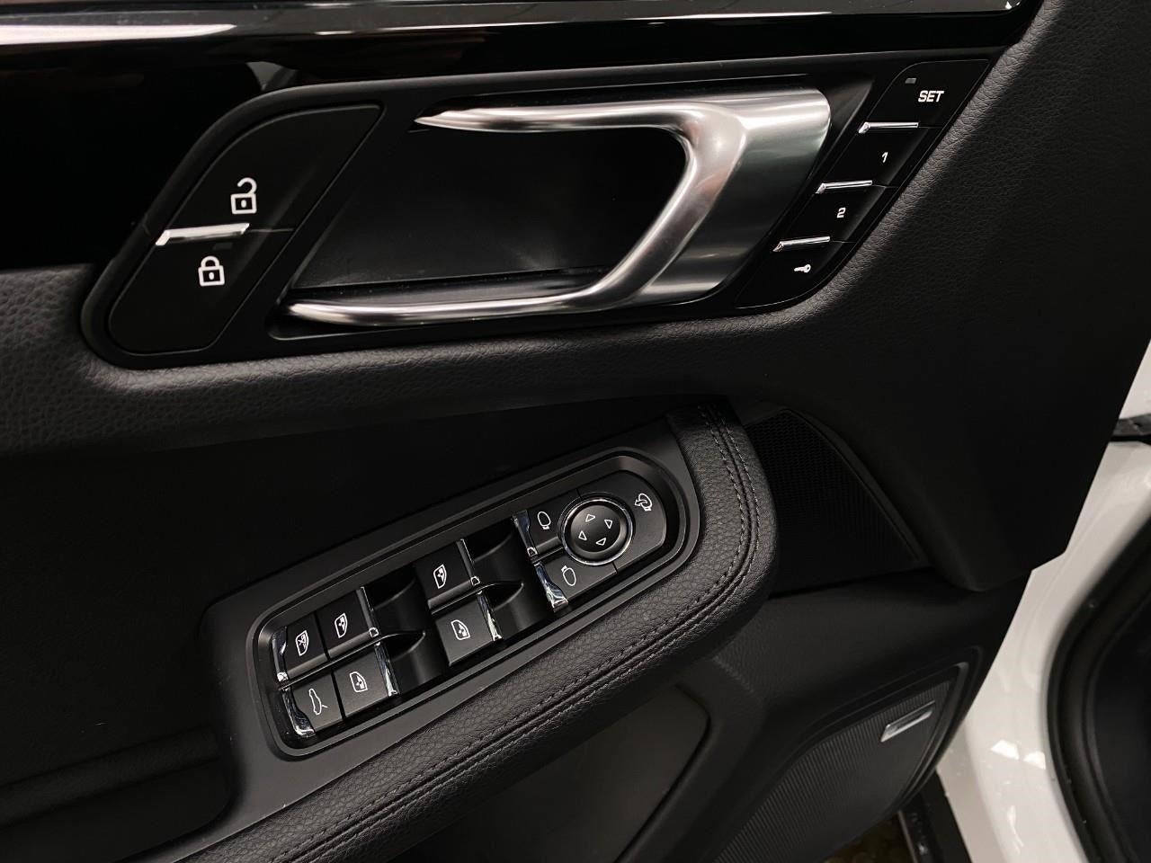 2026 Porsche Macan AWD