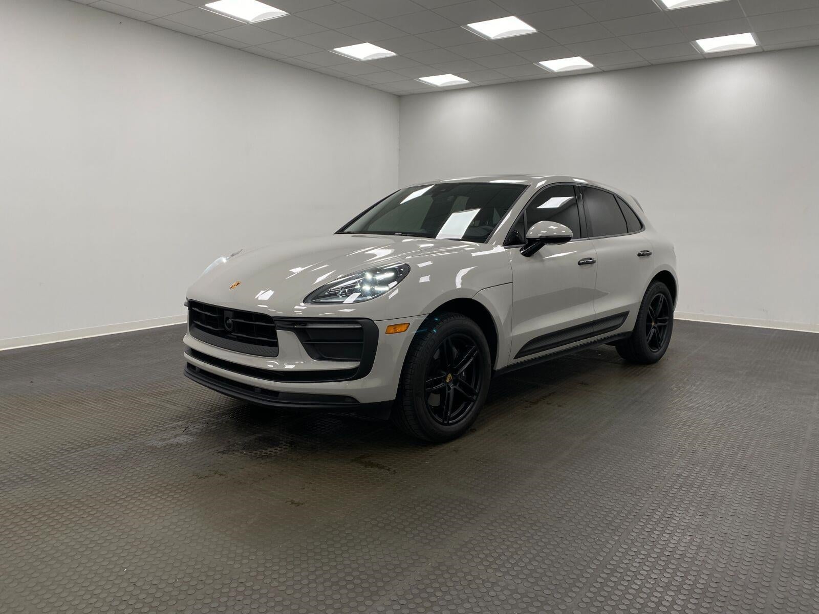 2025 Porsche Macan AWD