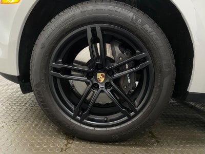 2025 Porsche Macan AWD