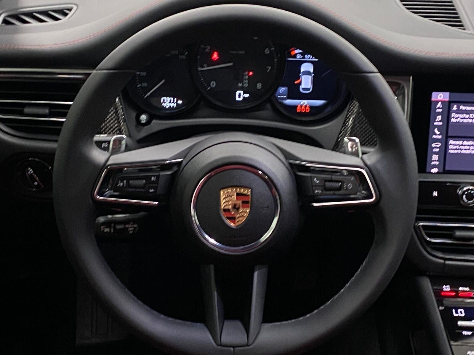 2025 Porsche Macan AWD