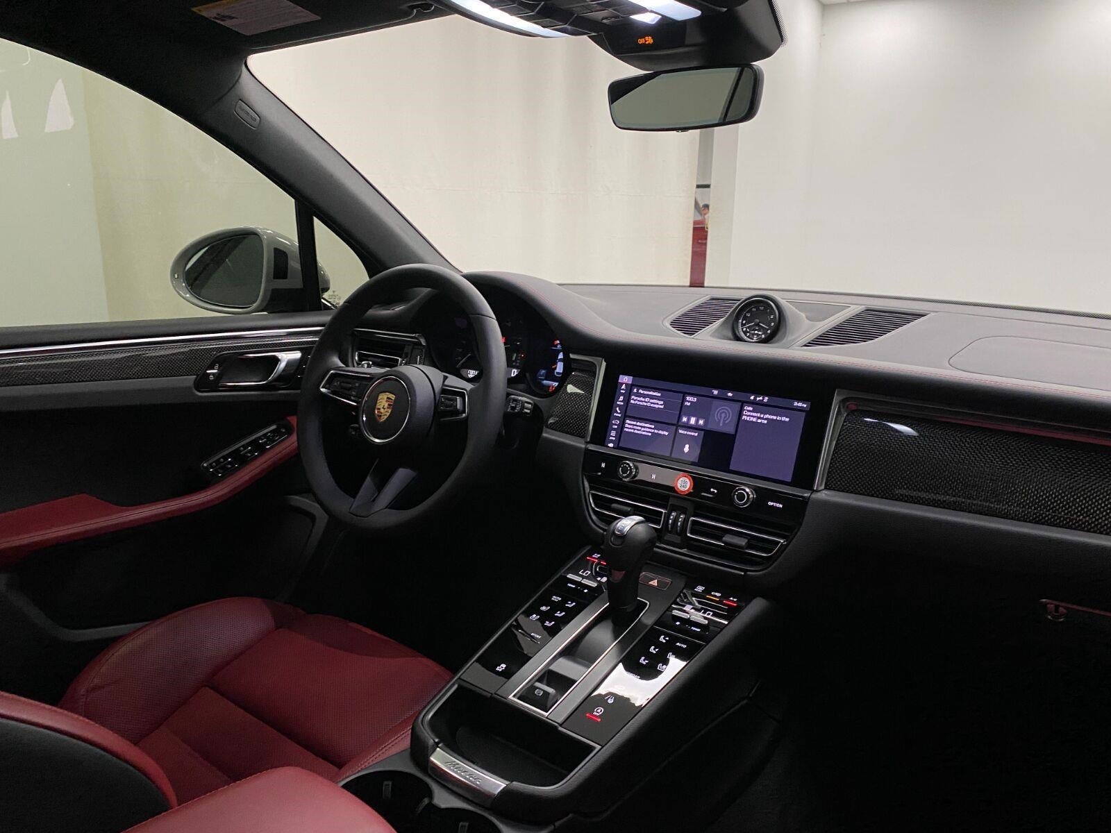 2025 Porsche Macan AWD